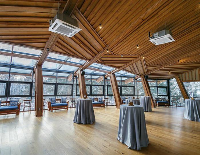 Веранда ресторана - Отель Welna Eco Spa Resort / Велна Эко Спа Резорт